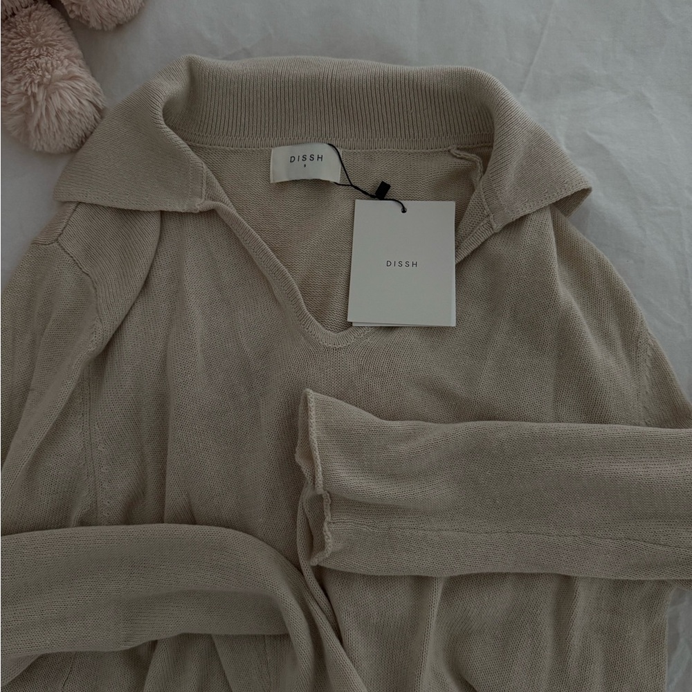 DISSH V-Neck Beige Sweater Set - Picture 5 of 6